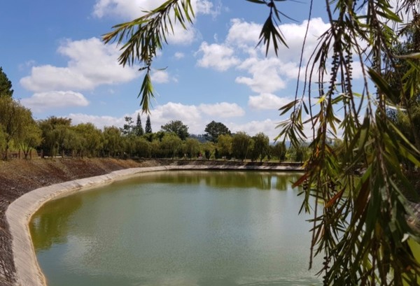 죽림서원에 있는 호수는 산책로이다. @뉴스코리아 이웅연 특파원 