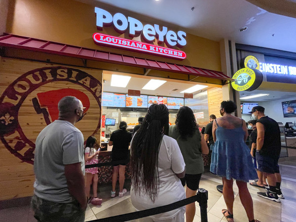 엑스컬리버 호텔 내부의 푸드코트. 사진 문성원