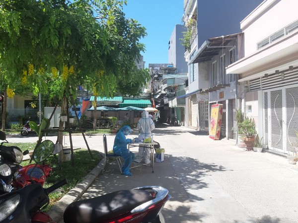 ﻿모든 가구를 대상으로 코로나 검사를 실시하고 있는 다낭. @뉴스코리아 김경태 특파원