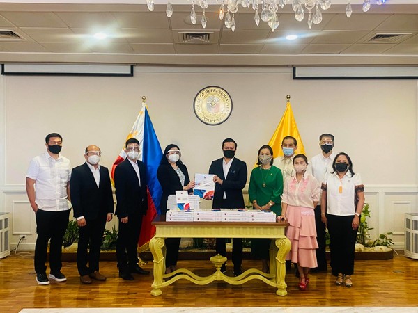 두테르테 정부는 필리핀 재정기획부 Department of Budget and Management(DBM)를 통하여 2022년 국가 예산으로 총 5조 2,400억 페소를 제안하였다.