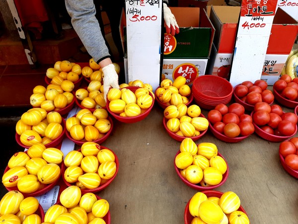 쌍문시장의 과일가게 @뉴스코리아 허승규 기자