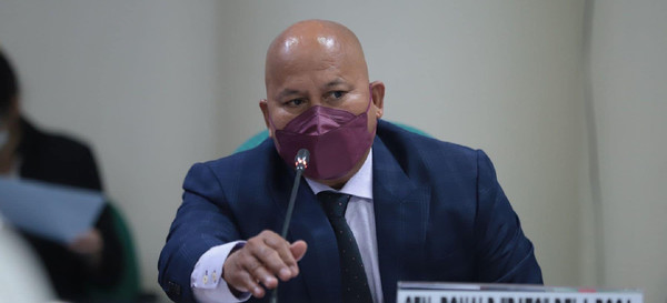 로날드 델라 로사 '바토' 상원의원. 전 다바오 경찰서장, 전 필리핀 경찰청장