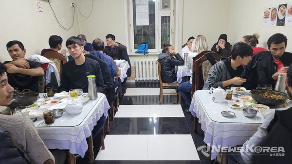 ▲경기후 한식당에서 뒷풀이 - @뉴스코리아 신현권 특파원