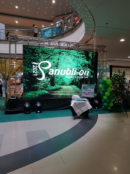 필리핀 전통 '수' 공예를 위한 무대