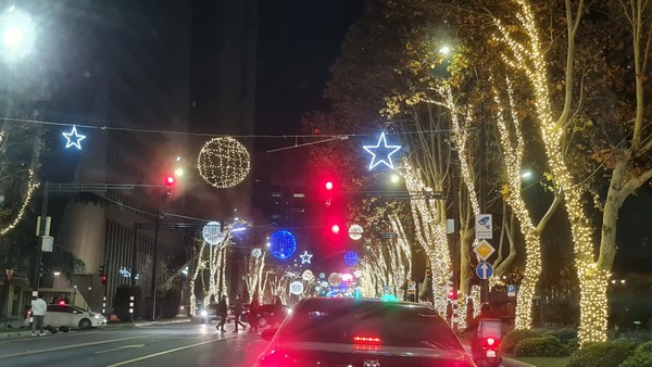 트빌리시 거리에 루미나리 장식등 @뉴스코리아 박철호 특파원