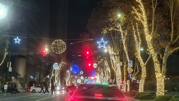 트빌리시 거리에 루미나리 장식등 @뉴스코리아 박철호 특파원