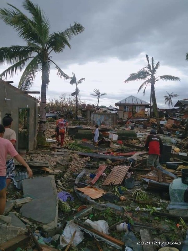 지붕이 날아간 집은 그나마 상황이 나은편, 집 자체가 흔적도 없이 사라져 버린 이재민들의 망연자실한 모습 @뉴스코리아 공동취재단