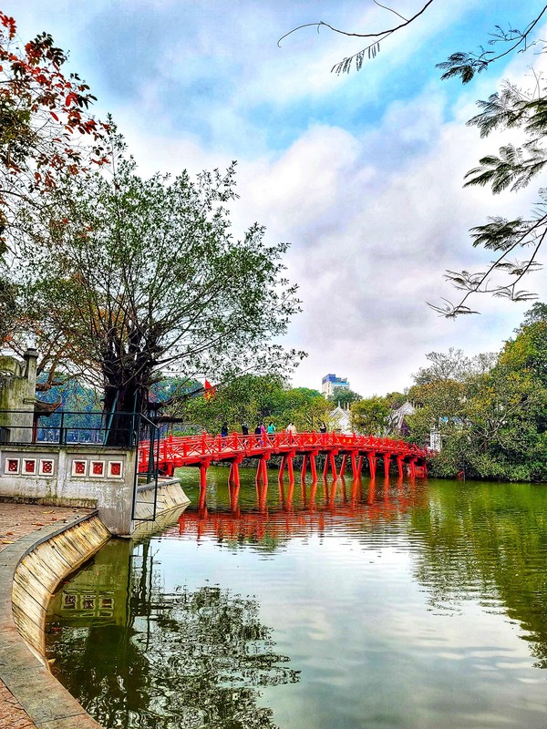 Ho Guom 위에 The Huc 다리 이다 @출저 yeuHanoi