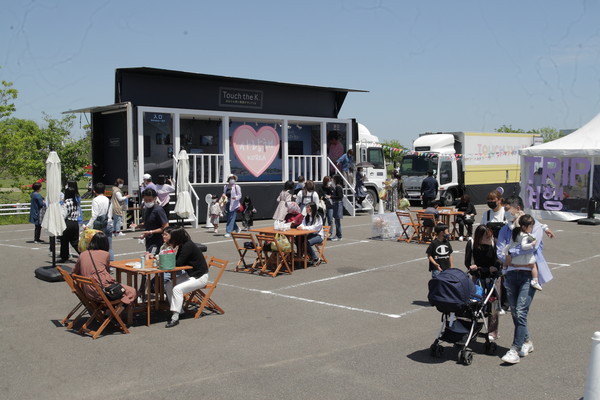  '바퀴달린 한국' 행사 현장 _사가현 사가공항 공원