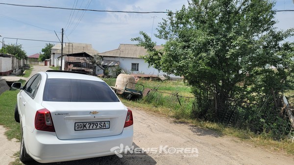 타슈켄트 외괵의 한산한 시골마을, 우리네 농촌모습과 크게 다르지 않다. @뉴스코리아 최신 특파원