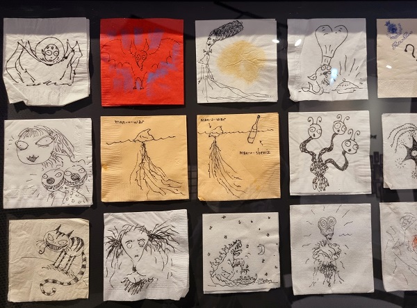 전시중인 팀 버튼 작품