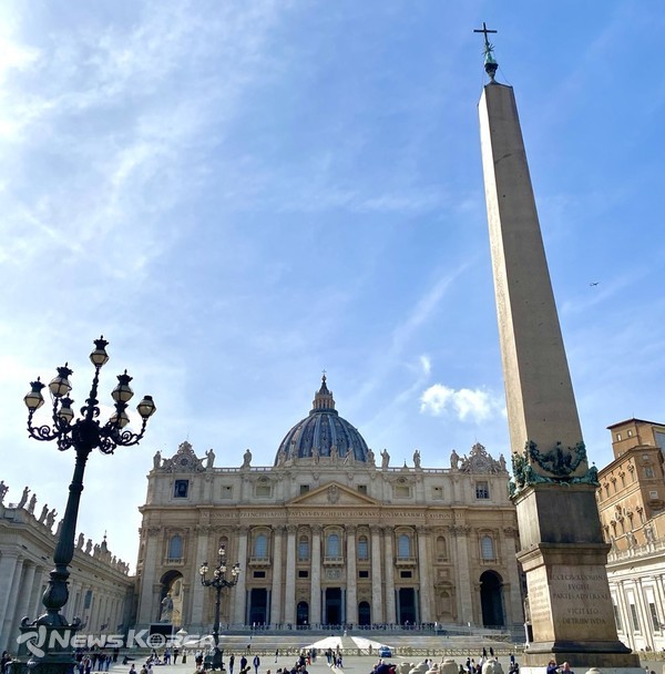 성 베드로 대성당의 전면 @뉴스코리아 김민정 특파원