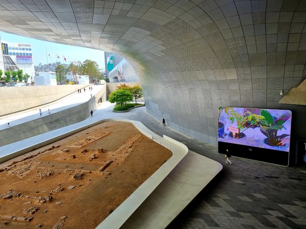 자하 하디드가 건축 설계한 DDP (사진 : 뉴스코리아)