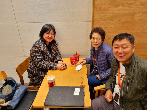 정현 대표, 정경자 활동가, 허승규 기자 (좌측부터) @뉴스코리아 허승규 기자