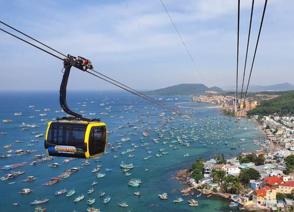 기네스북에도 등재된 8km정도 길이의 푸꾸옥 해상 케이블카 @ 뉴스코리아 이웅연 특파원