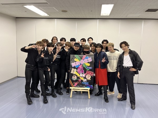 블랭키와 7ORDER가 함께 기념 촬영에 임했다. @뉴스코리아 포토 DB