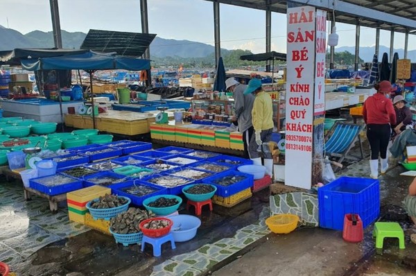 나트랑 북부 능선항 해산물 도소매센터  @뉴스코리아 이웅연 특파원 