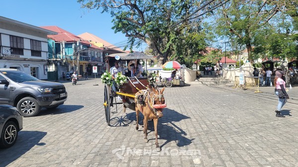 비간에서 즐기는 전통마차 까레사 체험 @뉴스코리아 최신 특파원