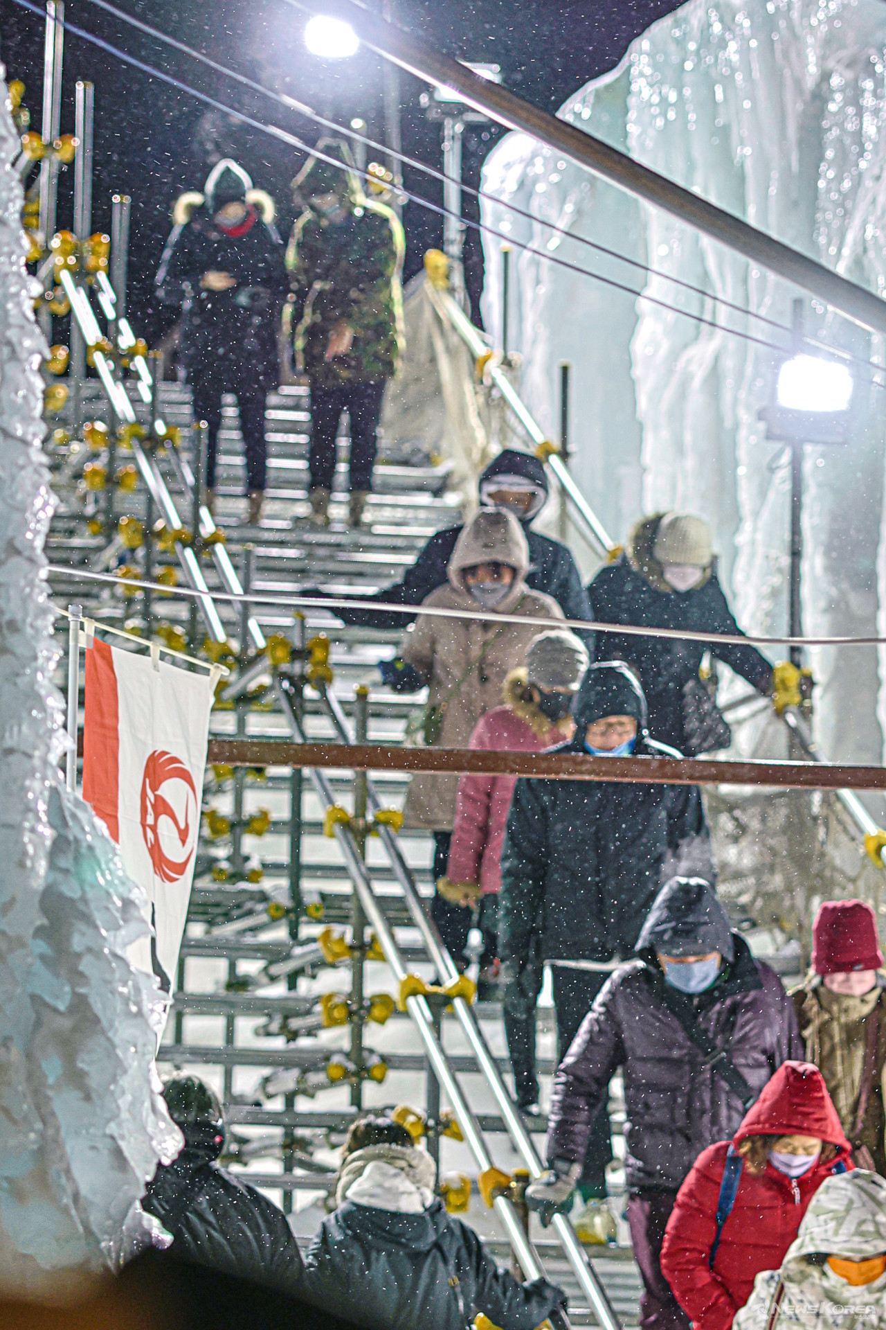 빙폭축제장으로 향하는 인파 @뉴스코리아 최성훈 특파원