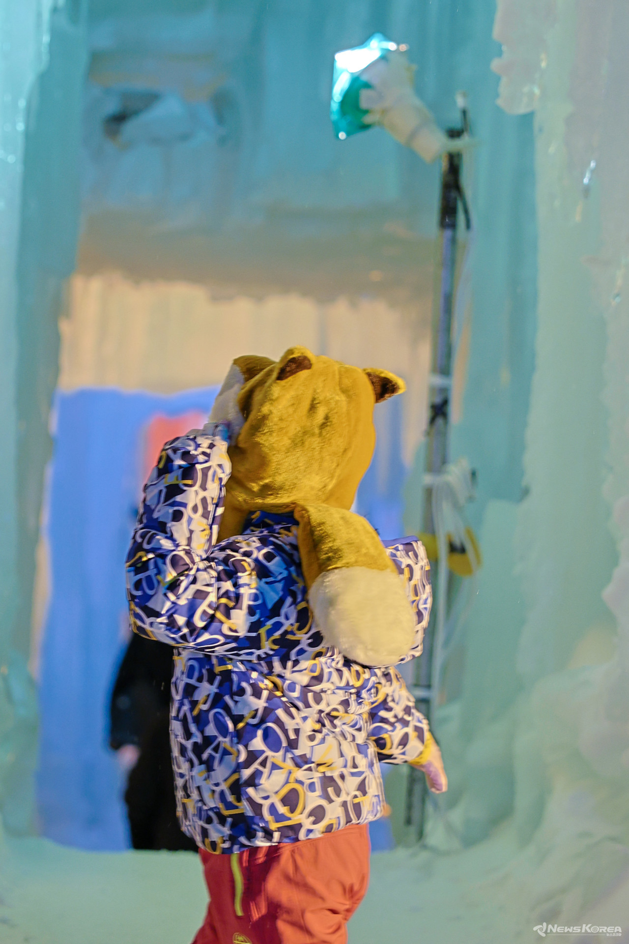 빙폭축제를 즐기기 위한 완벽한 복장? @뉴스코리아 최성훈 특파원