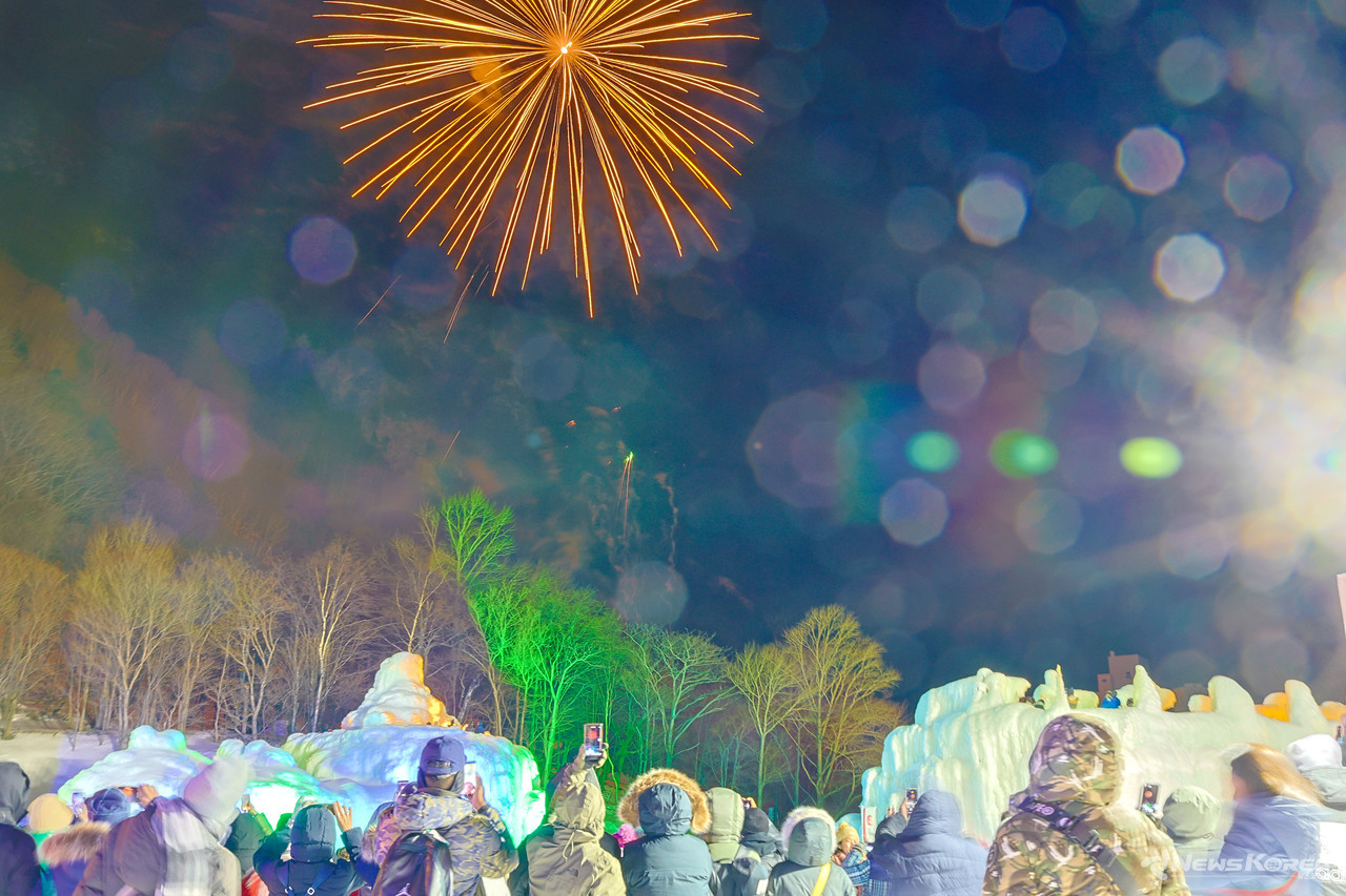 밤하늘을 수놓은 불꽃놀이 @뉴스코리아 최성훈 특파원