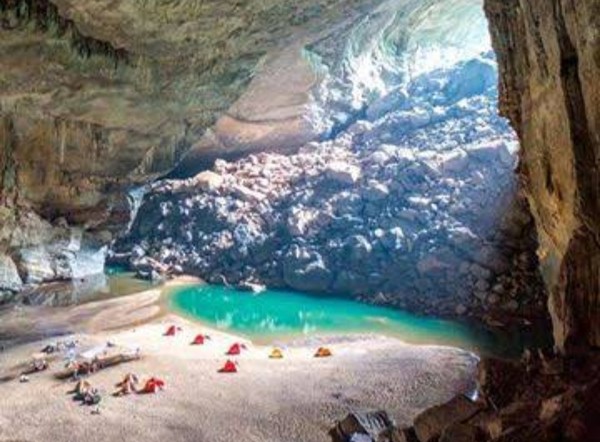 퐁냐케방 동굴안의 야영장 @뉴스코리아 이웅연 특파원 