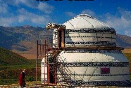 유목민들중 부자들만의 2층 짜리 전통 유르트