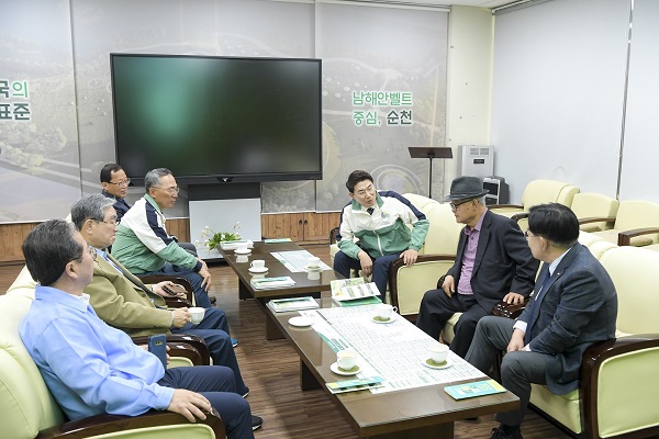 정원박람회의 성공을 위한 격의없는 토론과 덕담을 전하는 역대 민선 순천시장