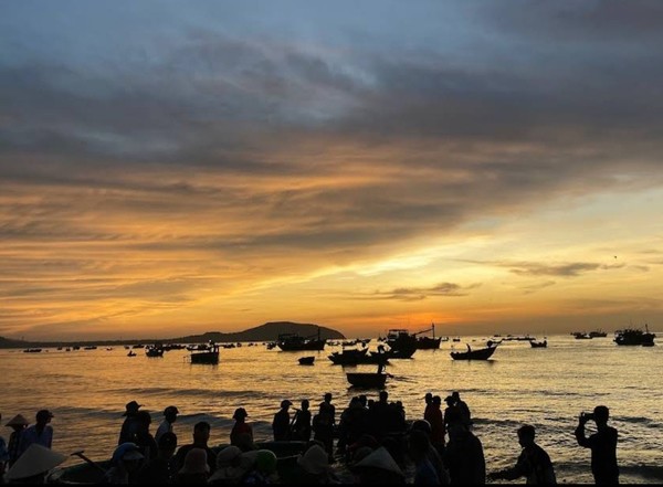 무이네 피싱빌리지의 새벽이 밝아온다. @뉴스코리아 이웅연 특파원 