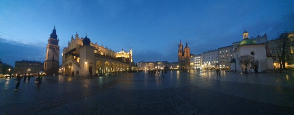 크라쿠프 구시가지 광장야경 @뉴스코리아 임성택 특파원