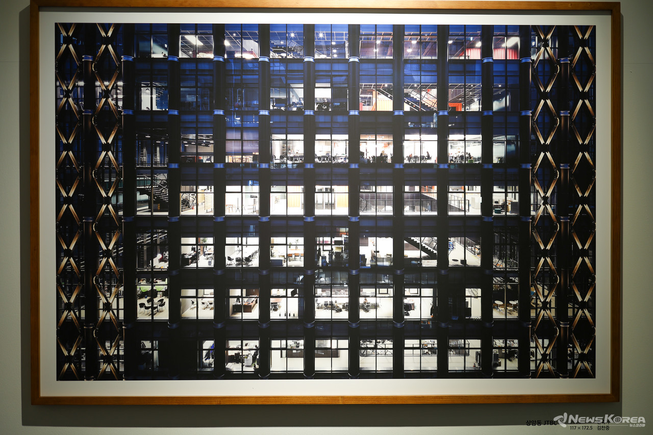 상암동 JTBC 2020/ 건축가: 김찬중