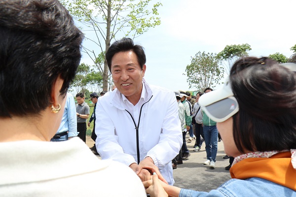 시민과 인사나누는 오세훈 시장 @순천시