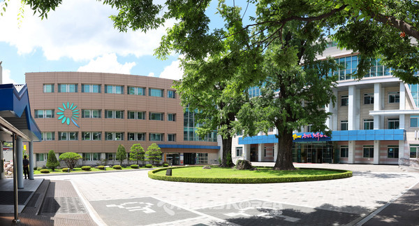 화순군청사 전경 @화순군