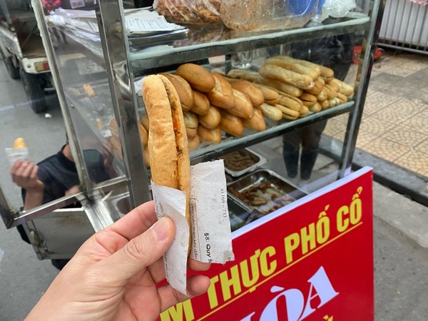 시장앞 길거리 미니 반미 @뉴스코리아 이웅연 특파원 