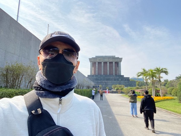 뒤로 보이 문묘안에 호치민 주석이 잠들어있다. @뉴스코리아 이웅연특파원 