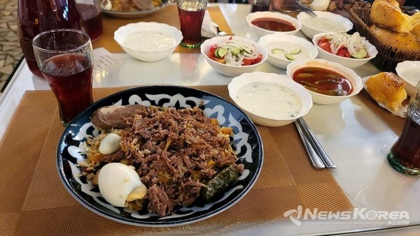 우즈베키스탄에서 가장 쁠롭이 맛있는 식당 @뉴스코리아 신현권 특파원