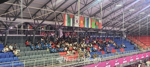 키르기스스탄 비쉬케크에서 열리는 세계레슬링연맹 U-17 아시아선수권대회장에 걸려있는 대한민국 태극기 @뉴스코리아 김상우 특파원