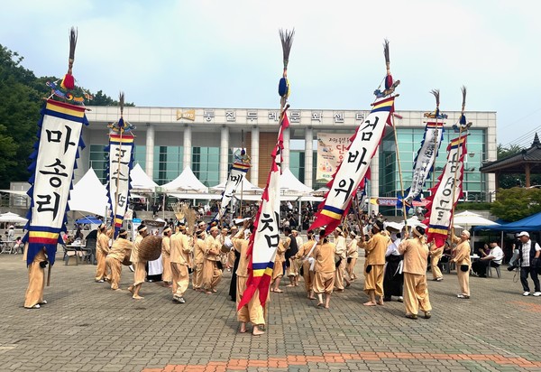 김포통진두레놀이 시연을 보이고 있는 시연단 @김포시