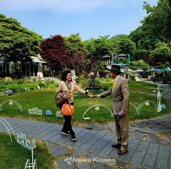 가수 김상희씨와 부군 유훈근 동해펄프회장 @김상희 본인 제공