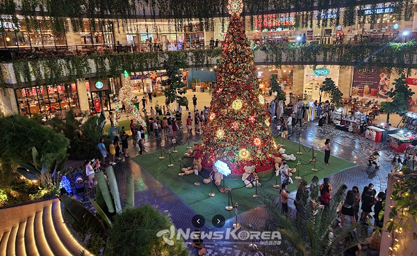 일로일로(ILOILO) 메가월드(Megaworld)의 FESTIVE WALK ILOILO   @뉴스코리아
