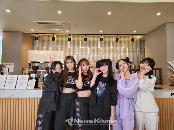 (왼쪽부터) 뷰티박스 멤버 소리, 채은, 가현, 버스터즈 멤버 타카라, 민지, 세이라