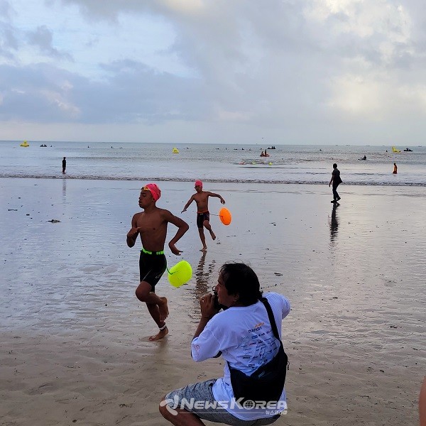 피니시 라인에 들어서는 오션맨 키즈 @뉴스코리아 허승규 특파원