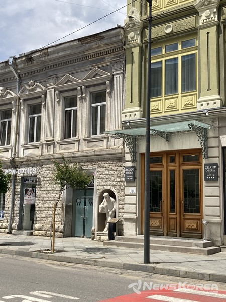 쿠타이시 시내 예술 작품 @뉴스코리아 손다희 특파원