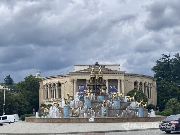 아름다운 콜기스 분수 @뉴스코리아 손다희 특파원