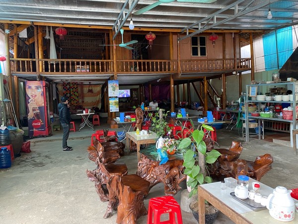 중간 휴게소 식당 @뉴스코리아 이웅연 특파원 