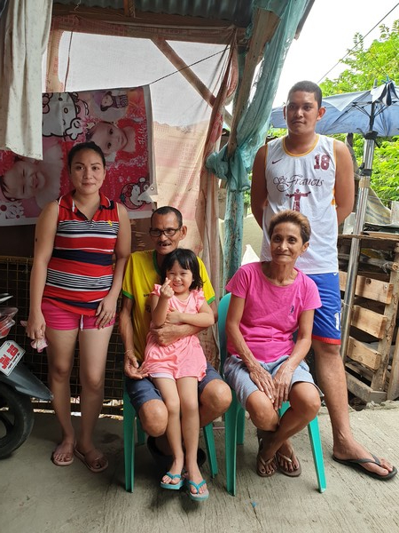 한국인 아버지와 필리핀인 어머니 사이에서 태어난 코피노 신예빈양은 필리핀 어머니의 영국인 새아버지와의 결혼으로 영국에서 살고있다. @뉴스코리아 최신 특파원