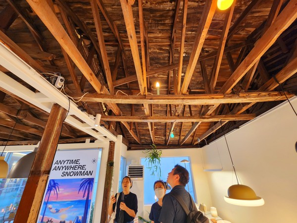 선물하기 좋은 조명들이 한가득 모여있는 '일광전구' 쇼룸  @뉴스코리아 허승규 기자