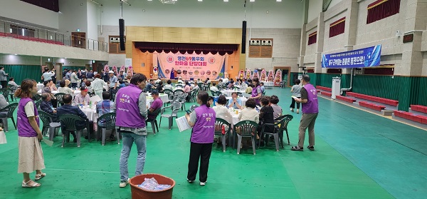 영천시 관내 유관행사에서 '영천 주소갖기' 및 '군부대 영천 유치' 캠페인을 펼치고 있다  @영천시