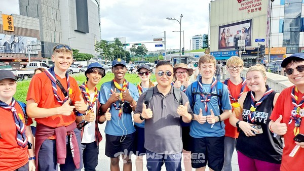 제25회 세계 잼버리대회에 참석하는 영국 스카우트 대원들 @뉴스코리아 박광호 기자