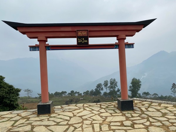 전망대에서 하장의 산등성이를 바라볼수있다. @뉴스코리아 이웅연 특파원 